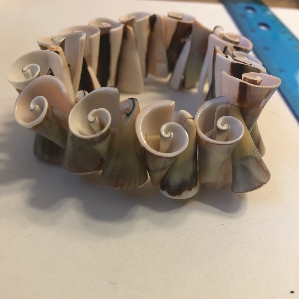 Shell bracelet - Picture 4 of 6